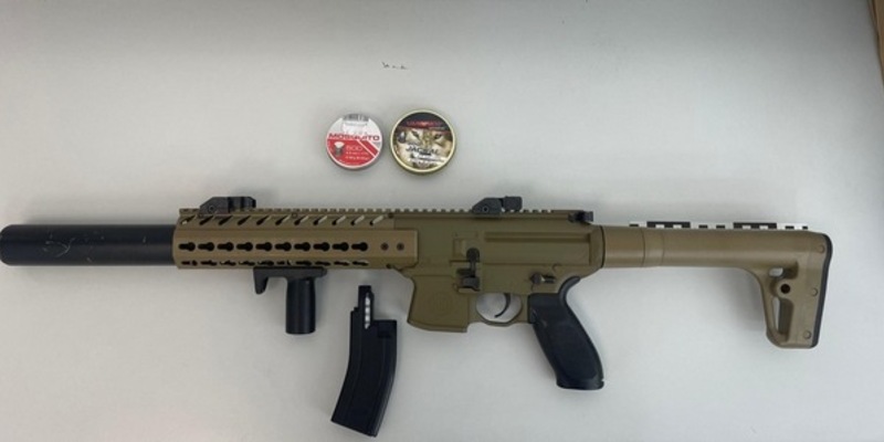 Bundespolizeidirektion München: Mann führt schussbereites Luftdruck-Gewehr im Hauptbahnhof Nürnberg mit sich - Foto: presseportal.de