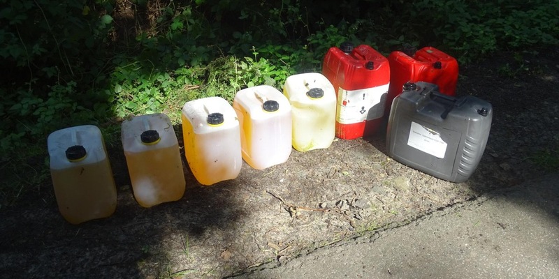 POL-SE: Quickborn - Illegale Müllentsorgung - Unbekannte Täter entsorgen Kanister mit unbekannten Flüssigkeiten - Polizei bittet um Zeugenhinweise - Foto: presseportal.de