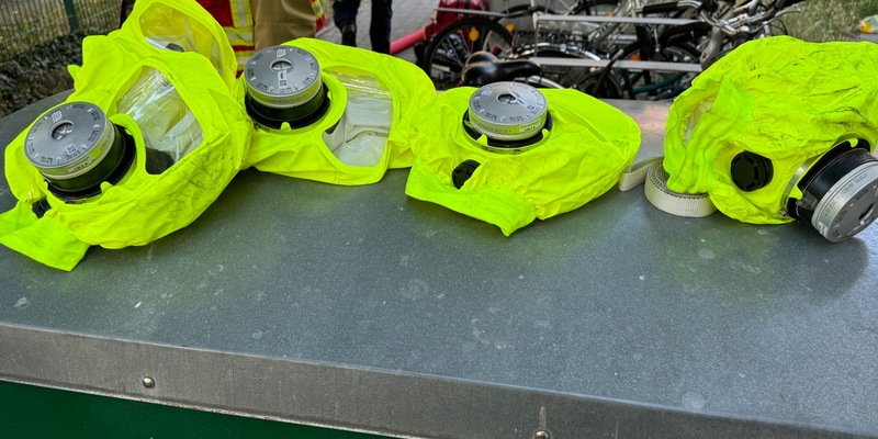 FW Dresden: Mehrere Verletzte bei einem Brand in einem Mehrfamiliengebäude - Foto: presseportal.de