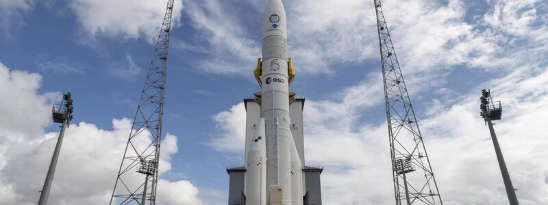 Die Ariane 6 kann mit zwei oder vier Boostern ausgestattet werden und Satelliten in verschiedene Orbits bringen. - Foto: L. Bourgeon/ESA/dpa