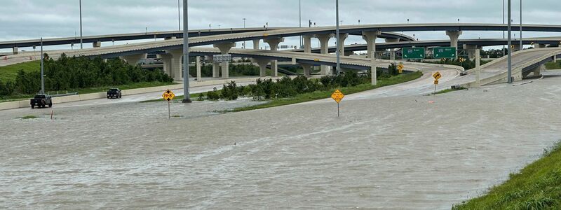 Der Sturm «Beryl» ist durch den US-Bundesstaat gezogen und für Überschwemmungen gesorgt. - Foto: Juan Lozano/AP/dpa