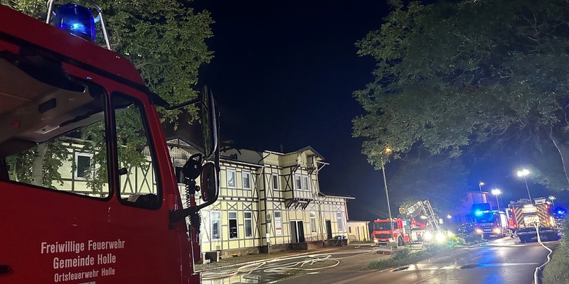 POL-HI: Brand des Bahnhofsgebäudes in Holle mit einer schwerverletzten Person - Foto: presseportal.de