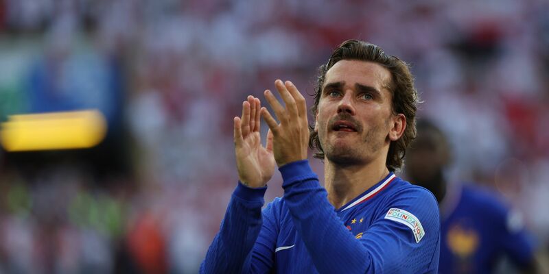 Frankreichs Antoine Griezmann freut sich auf das EM-Halbfinale gegen die Spanier. - Foto: Friso Gentsch/dpa