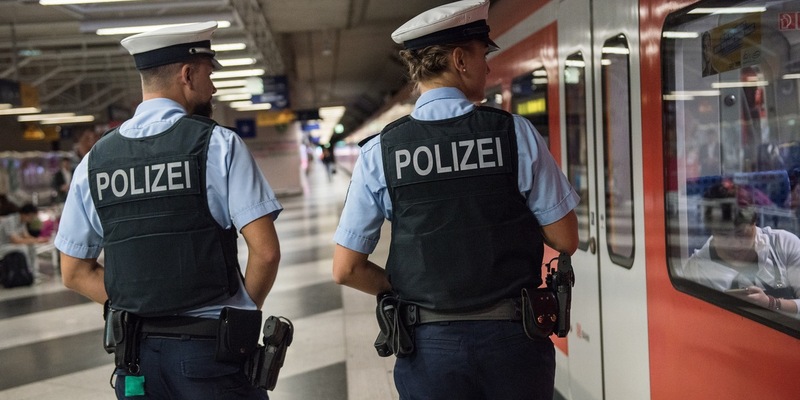 Bundespolizeidirektion München: 90-jähriger Franzose kann nicht loslassen - Foto: presseportal.de