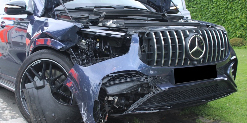 POL-MI: Zwei Personen bei Zusammenstoß leicht verletzt - Foto: presseportal.de