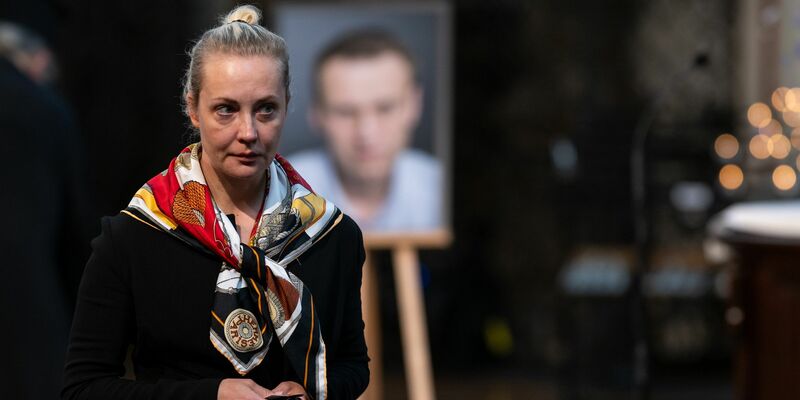 Julia Nawalnaja bei einem Gottesdienst für ihren verstorbenen Ehemann Alexej Nawalny in der St. Marienkirche (Archivbild). - Foto: Sebastian Christoph Gollnow/dpa