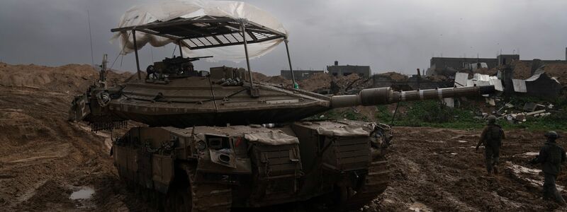 Israels Armee greift eigenen Angaben zufolge weiterhin Ziele in mehreren Gebieten im Gazastreifen an. (Archivbild) - Foto: Sam McNeil/AP/dpa