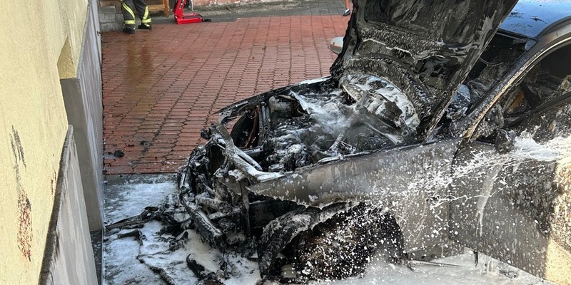POL-PDTR: Fahrzeugbrand Esso-Tankstelle Birkenfeld - Foto: presseportal.de