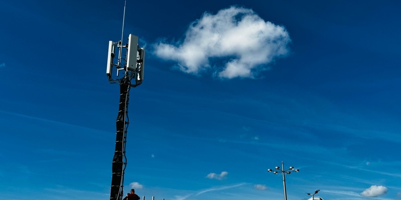 Kaum noch Platz auf Deutschlands Dächern: Neue Kompakt-Antennen erleichtern Suche nach Mobilfunkstandorten - Foto: presseportal.de