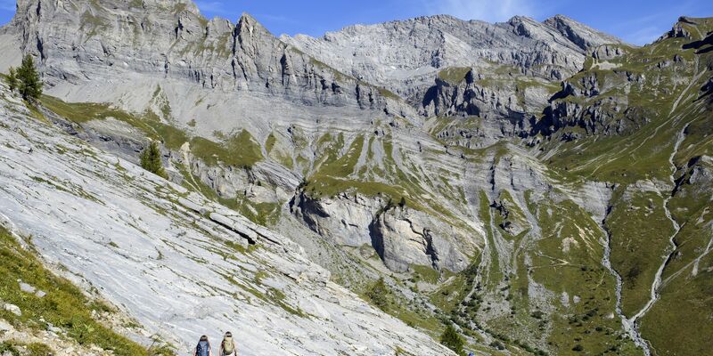 Zwei deutsche Bergsteigerinnen stürzen im Wallis mehrere hundert Meter ab. (Archivbild) - Foto: Anthony Anex/KEYSTONE/dpa
