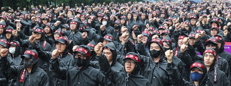 Die Gewerkschaft will ihren ursprünglich befristeten Streik auf unbestimmte Zeit fortsetzen. (Archivbild) - Foto: Uncredited/YONHAP/AP/dpa
