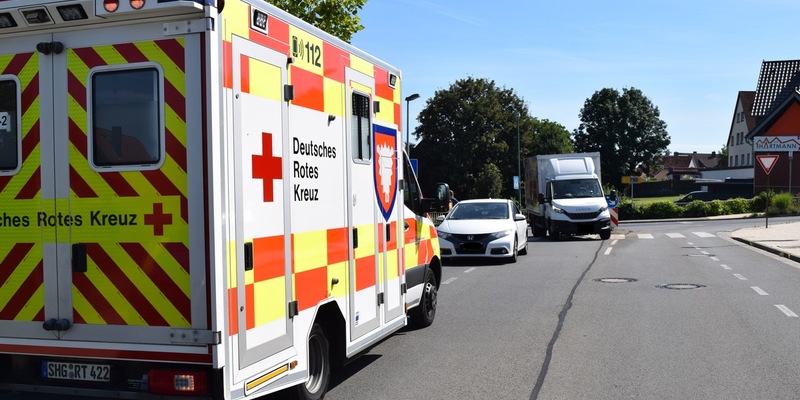POL-NI: Radfahrer fährt über Zebrastreifen und verursacht dabei einen Unfall - wie verhält man sich richtig am Zebrastreifen. - Foto: presseportal.de