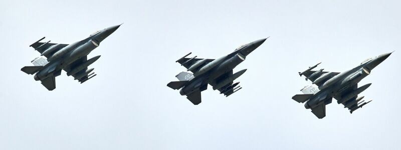 Die Ukraine bekommt von Nato-Mitglieder schon im Sommer F-16-Kampfjets. - Foto: Georg Wendt/dpa