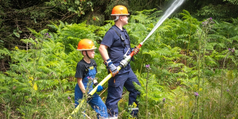 FW-AR: Die Jugendfeuerwehr der Stadt Arnsberg übt die Bekämpfung von Waldbränden - Foto: presseportal.de