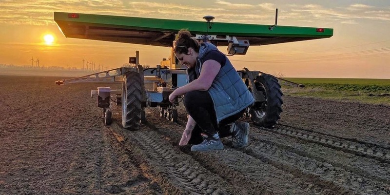 Innovationspreis Moderne Landwirtschaft gestartet / Forum Moderne Landwirtschaft holt unter anderem Sascha Lobo neu mit in die Jury - Foto: presseportal.de
