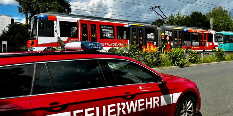 FW-F: Jubiläum: U-Bahn im Feuerwehrdesign - Foto: presseportal.de