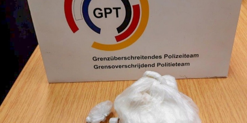 BPOL-BadBentheim: Kokain im Wert von rund 7.500 Euro in der Unterhose - Foto: presseportal.de