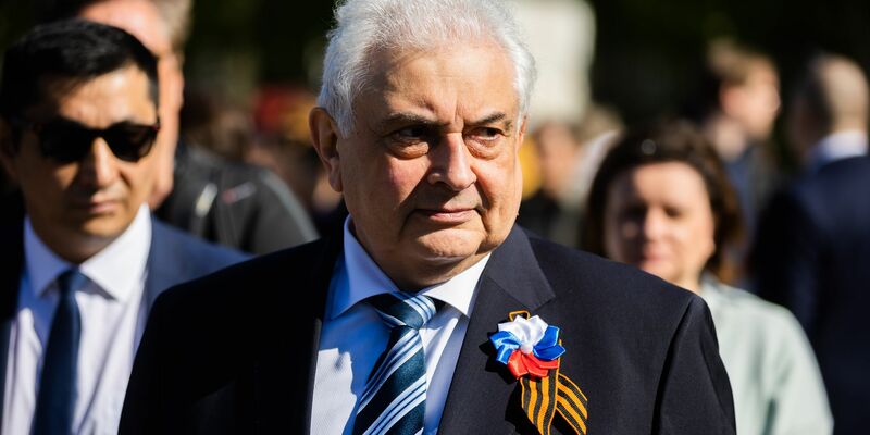 Der russische Botschafter in Deutschland, Sergej Netschajew, warnt die Bundesregierung vor neuen Spannungen zwischen Moskau und Berlin, sollten  weitreichende US-Waffen wieder in Deutschland stationiert werden. (Archivbild) - Foto: Christoph Soeder/dpa