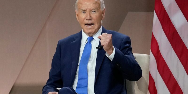 US-Präsident Biden will nicht aufgeben.  - Foto: Susan Walsh/AP/dpa