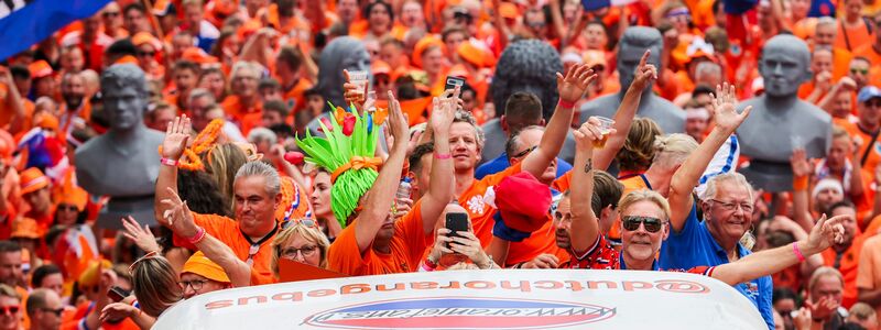 Die niederländischen Fans wurden mit ihren EM-Partys legendär - Foto: Christoph Reichwein/dpa