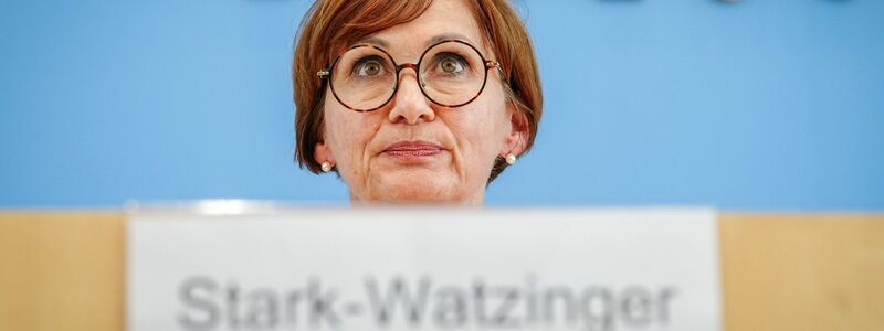 Steht in der sogenannten Fördergeld-Affäre unter Druck: Bildungsministerin Stark-Watzinger. (Archivbild) - Foto: Kay Nietfeld/dpa