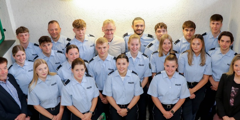 POL-EU: 20 neue Kommissaranwärter-/innen für die Kreispolizeibehörde Euskirchen - Foto: presseportal.de
