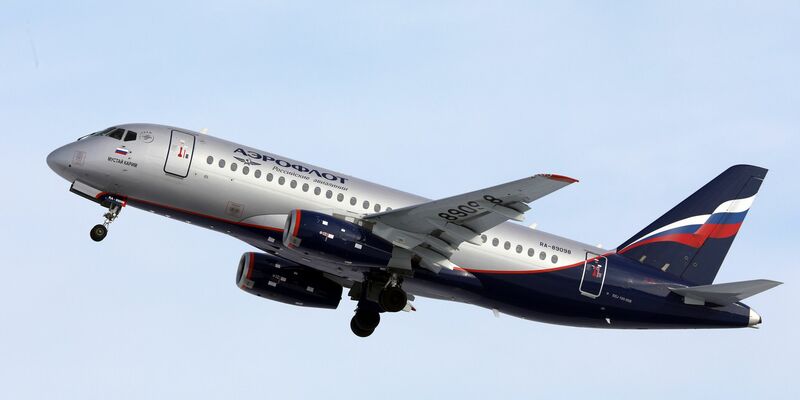 Die Flugzeuge Suchoi Superjet sind eine der wenigen Neuentwicklungen des russischen Flugzeubaus. (Archivbild) - Foto: Marina Lystseva/AP/dpa