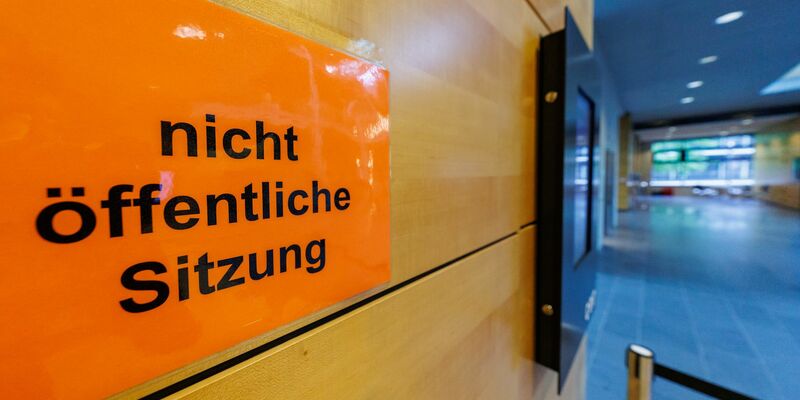 Ein Jugendlicher hat seinen Mitschüler von hinten erschossen. Das Urteil rückt näher. (Symbolfoto)  - Foto: Daniel Karmann/dpa