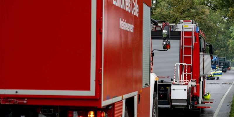 FW Flotwedel: Feuerwehr Eicklingen sichert Einsatzstelle nach schwerem Verkehrsunfall - Foto: presseportal.de