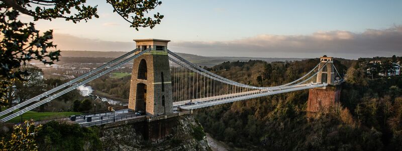 Fundort der Koffer: Bristols bekannte Brücke. (Archivbild) - Foto: Ben Birchall/dpa