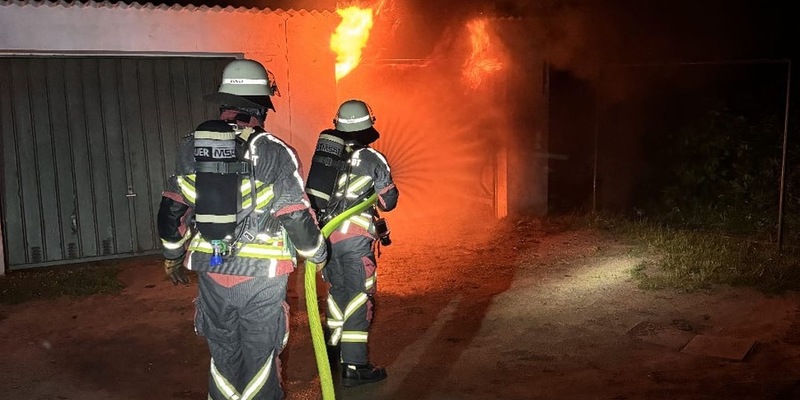 FW Norderstedt: Garagenbrand im Glashütter Weg - Foto: presseportal.de