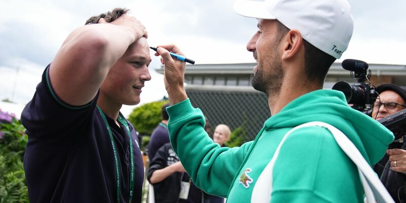 Novak Djokovic hat bisher sieben Mal Wimbledon gewonnen. - Foto: Aaron Chown/PA Wire/dpa
