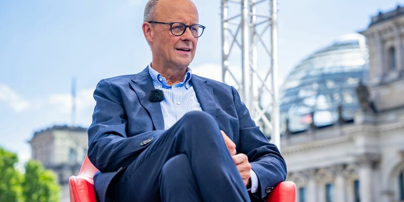 CDU-Chef Merz plädiert für Lieferung von Kampfflugzeugen an Ukraine - Foto: Michael Kappeler/dpa