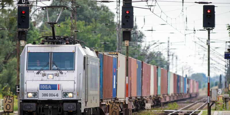 Die Pro-Kopf-Investitionen in die Schiene werden mehr - das Wunschziel der Allianz Pro Schiene von 150 Euro ist aber noch weit entfernt. (Archivbild)  - Foto: Soeren Stache/dpa-Zentralbild/dpa