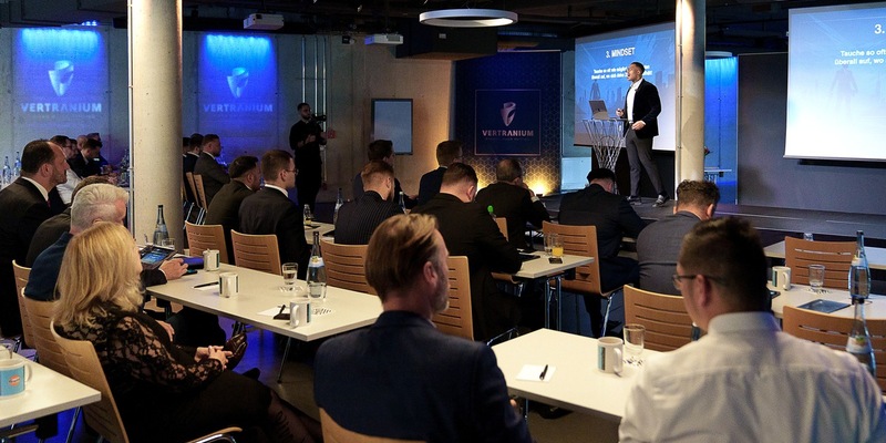 Versicherungen und Co.: Wie Finanzdienstleister wieder die Oberhand gegen Vergleichsplattformen gewinnen - Experte enthüllt Strategie - Foto: presseportal.de