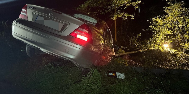 POL-HA: Autofahrer verliert Kontrolle über seinen Mercedes - Keine Fahrerlaubnis sowie positive Alkohol- und Drogentests - Foto: presseportal.de