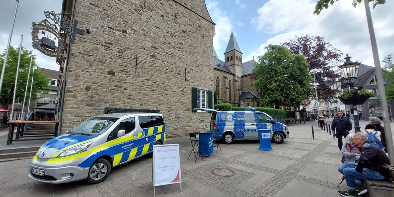 POL-ME: Die Polizei berät am Streifen-Wagen - Ratingen - 2407053 - Foto: presseportal.de