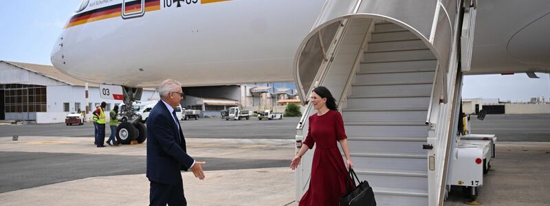 Als Außenministerin war Baerbock ständig auf Achse - hier im Senegal. (Archivbild) - Foto: Britta Pedersen/dpa