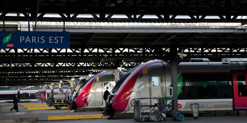 Im Pariser Bahnhof Gare de l'Est ist es zu einer Messerattacke gekommen (Archivbild). - Foto: Francois Mori/AP/dpa