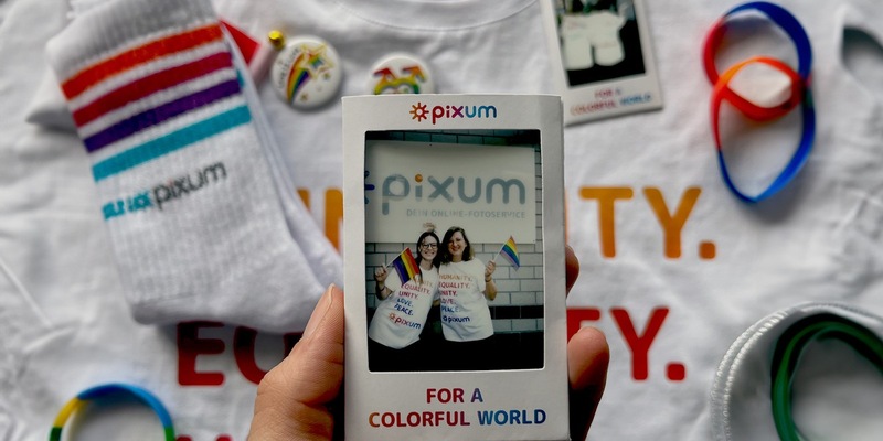 For a colorful World: Pixum erstmals beim CSD in Köln dabei - Foto: presseportal.de