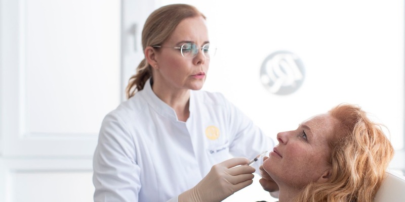 Anti-Aging, aber richtig: Dermatologe verrät, wann der richtige Zeitpunkt ist, um mit Anti-Aging zu starten und worauf unbedingt zu achten ist - Foto: presseportal.de