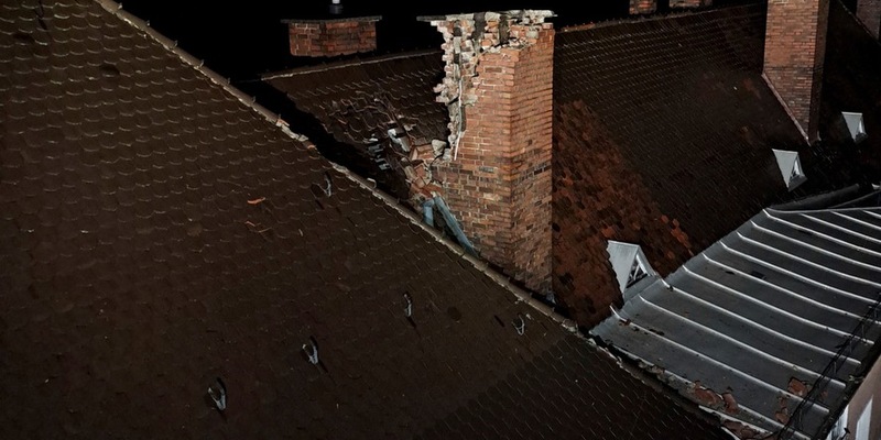 FW-M: Schornstein durch Blitz zerstört (Nymphenburg) - Foto: presseportal.de