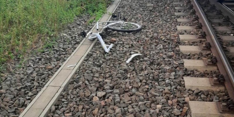 BPOLI MD: Zeugenaufruf der Bundespolizei: Unbekannte werfen zwei Fahrräder von Brücke ins Gleis, welche von Zügen erfasst werden - Foto: presseportal.de