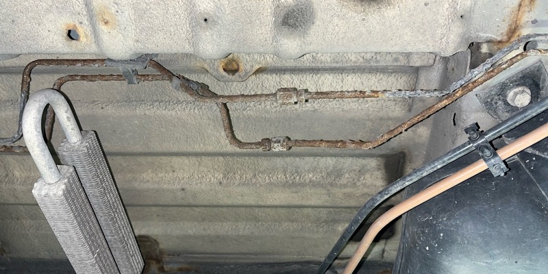 POL-ME: Frischer TÜV trotz Rostlaube - Polizei zieht Transporter aus dem Verkehr - Ratingen - 2407074 - Foto: presseportal.de