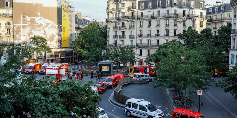 Kurz vor den Olympischen Spielen in Paris befinden sich viele Militärkräfte in der Stadt, die nach dem Unfall die Umgebung absichern. - Foto: Ian Langsdon/AFP/dpa