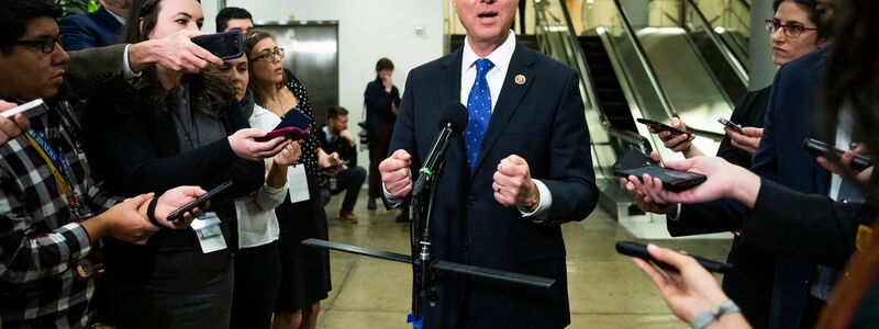 Nun fordert der Demokrat Adam Schiff Bidens Rückzug. - Foto: Manuel Balce Ceneta/AP/dpa