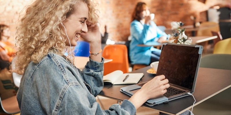 Trend 2024: Studierende wollen keine 40 Stunden arbeiten / UniNow enthüllt bevorzugte Arbeitszeitmodelle der Studierenden - Foto: presseportal.de
