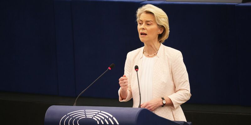 Die Hürde war hoch: Mer als die Hälfte der stimmberechtigten Abgeordneten brauchte es für die Wiederwahl von von der Leyen. - Foto: Philipp von Ditfurth/dpa
