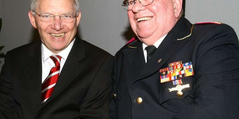 Trauer um DFV-Ehrenpräsident Hinrich Struve / Große Verdienste um deutsche Einheit der Feuerwehrverbände erworben - Foto: presseportal.de