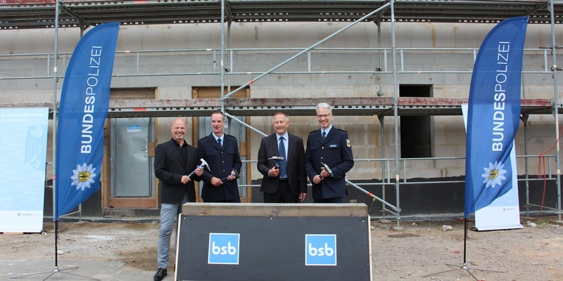 BPOL-HRO: Bundespolizei begeht Richtfest ihres Neubaus im Rostocker Überseehafen - Foto: presseportal.de